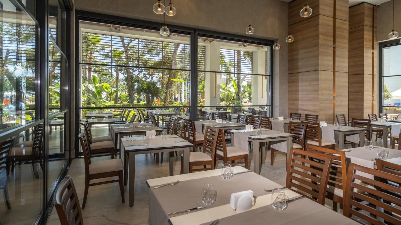 restaurants-main-restaurant