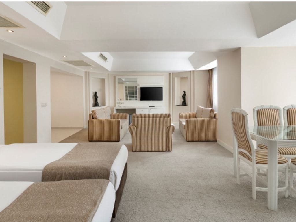 rooms-suite-room