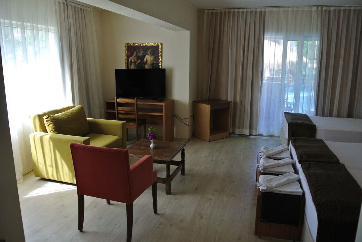 rooms-corner-suite