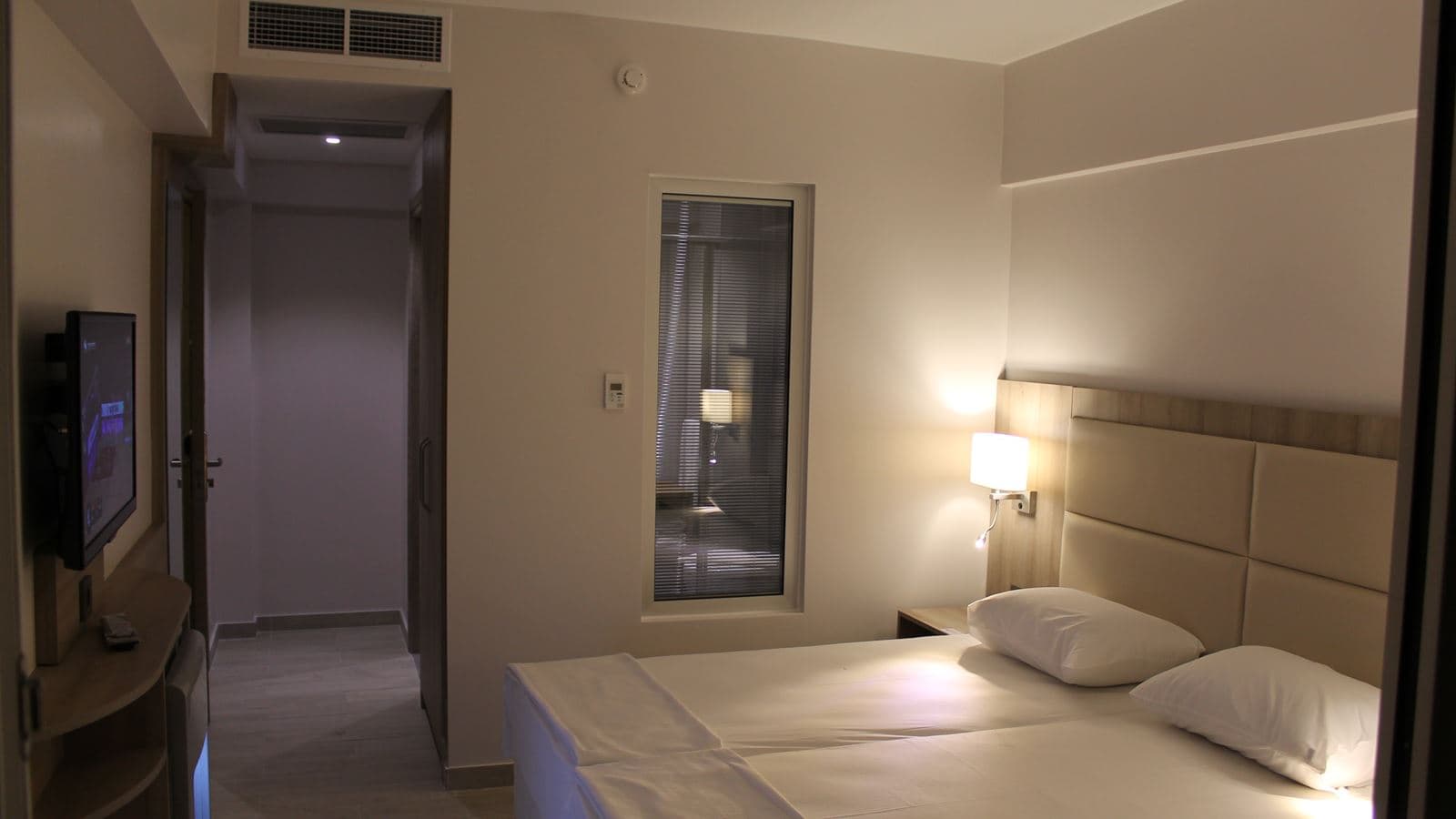 rooms-standard-room-land-view