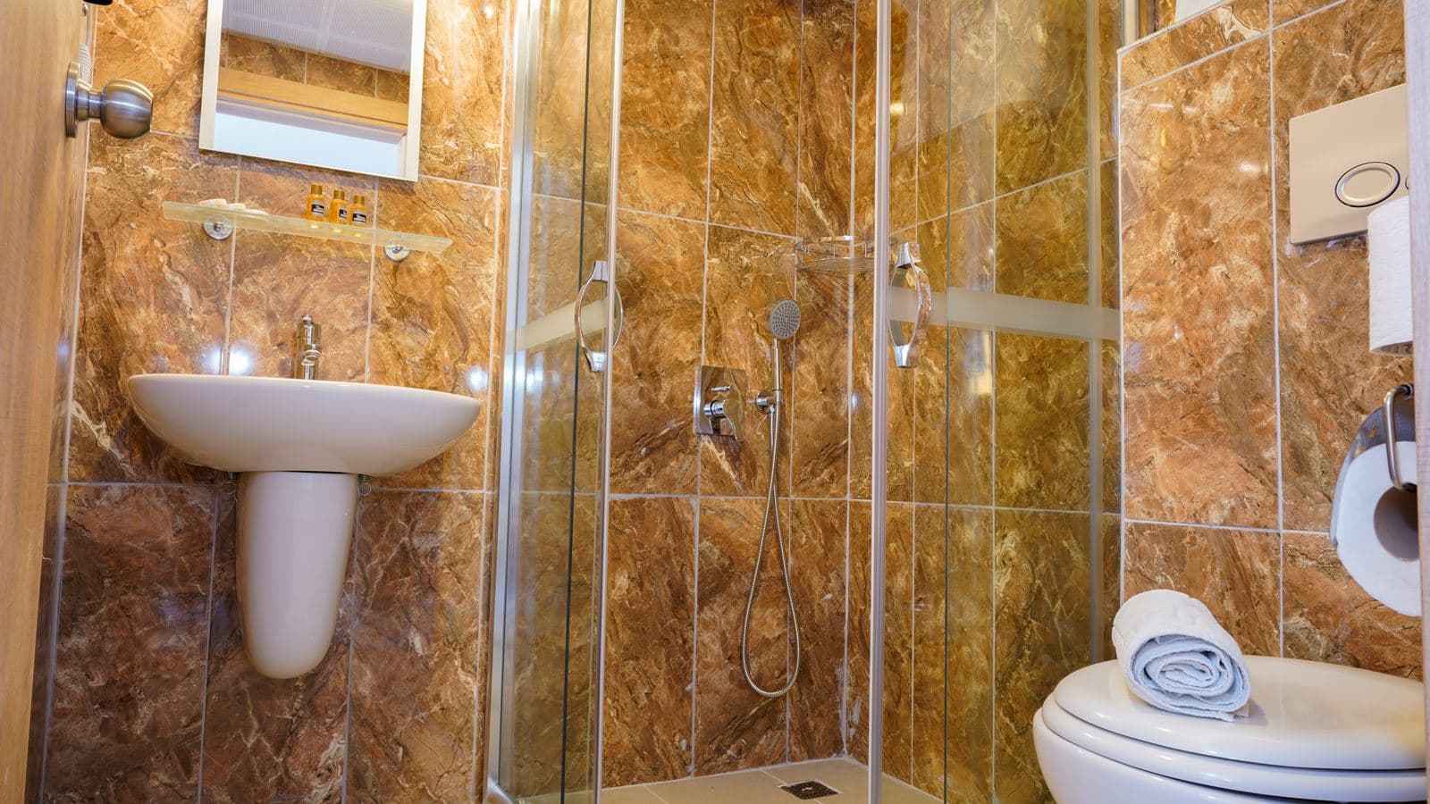 rooms-standard-room