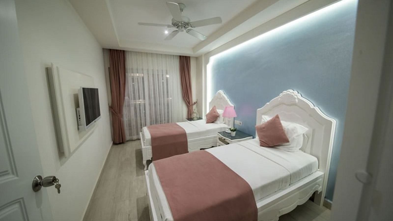 rooms-standard-room