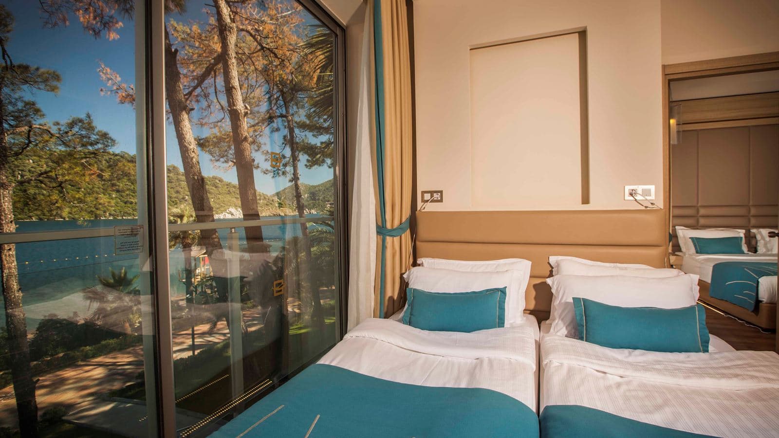 rooms-family-sea