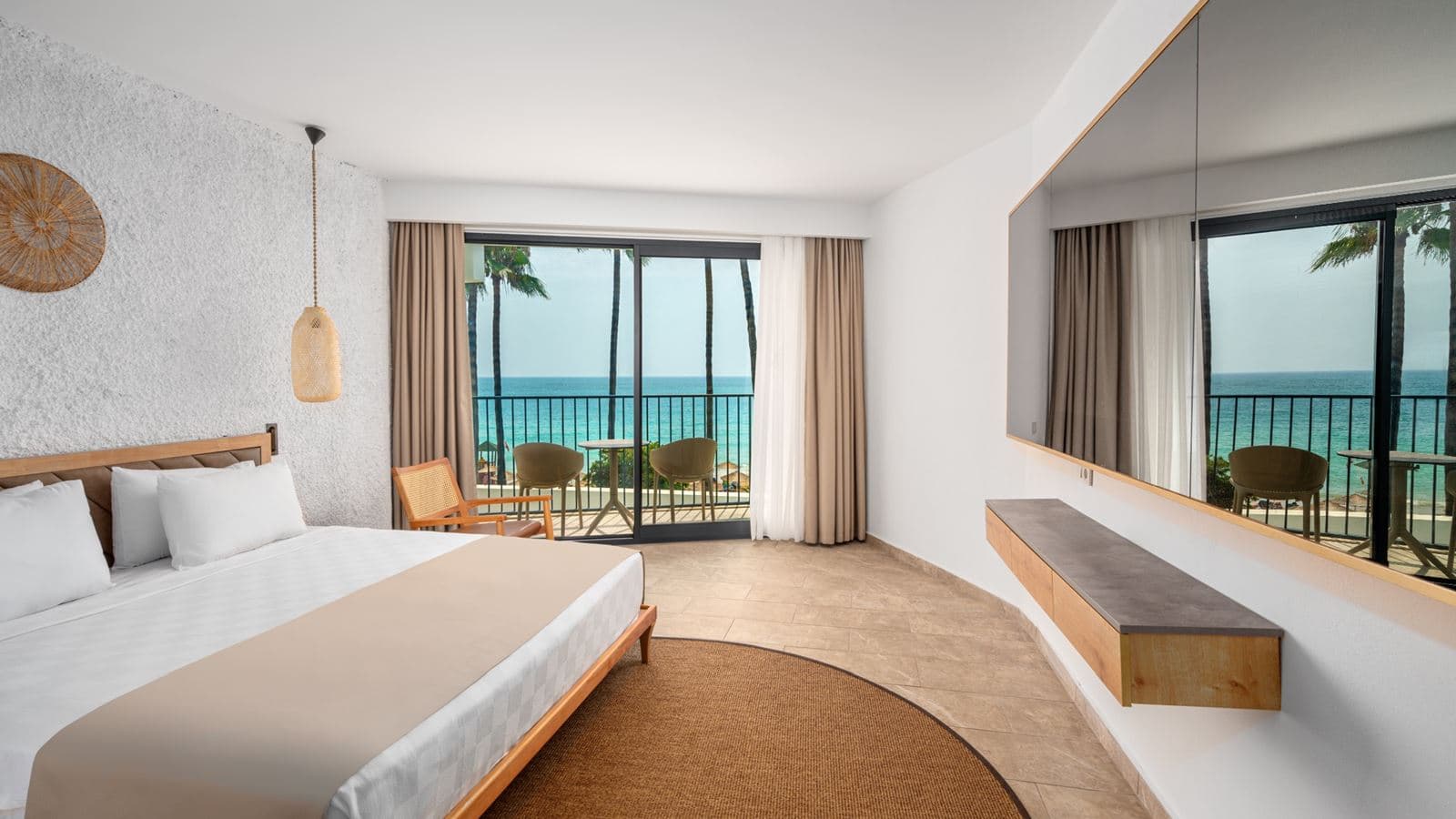 rooms-superior-room