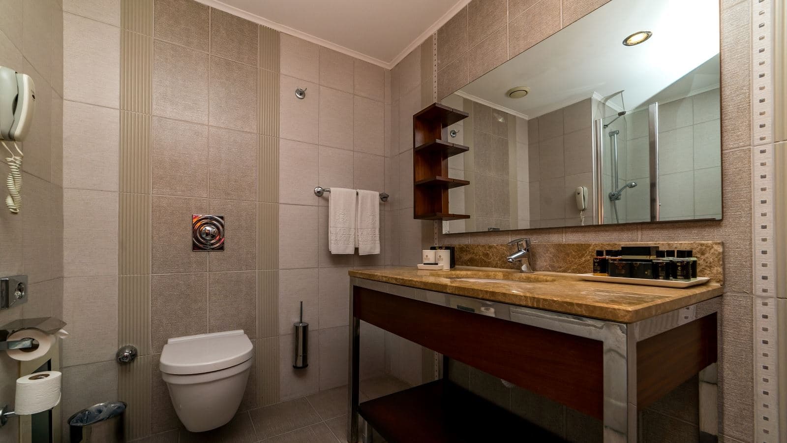 rooms-family-room