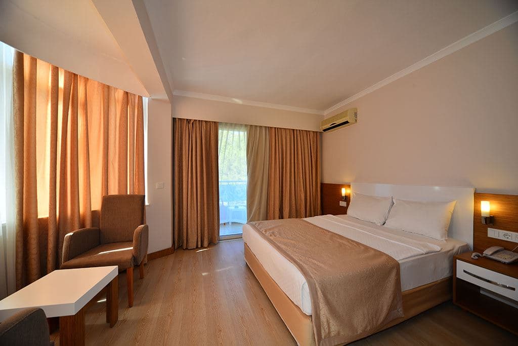 rooms-standard-room-with-balcony