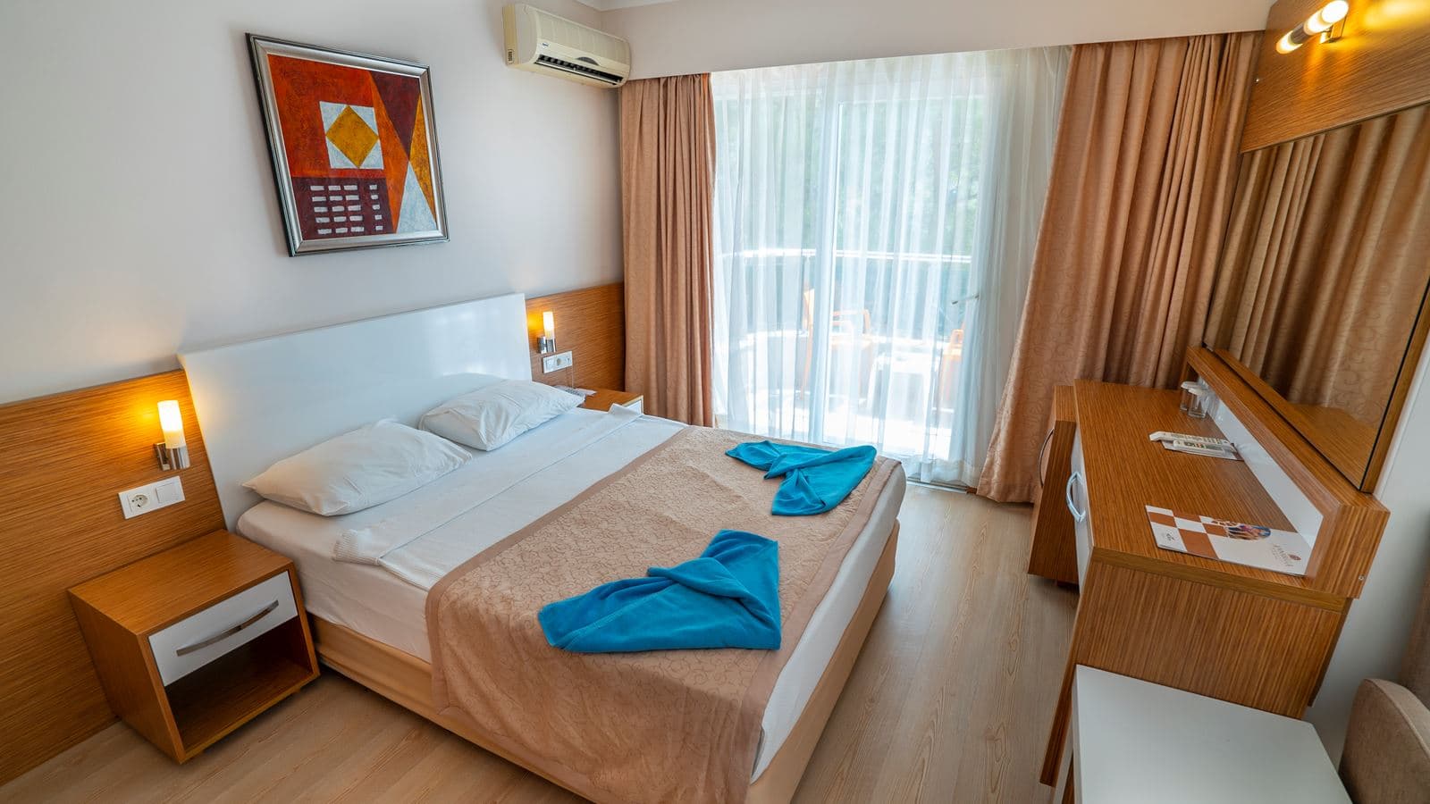 rooms-standard-room-with-balcony