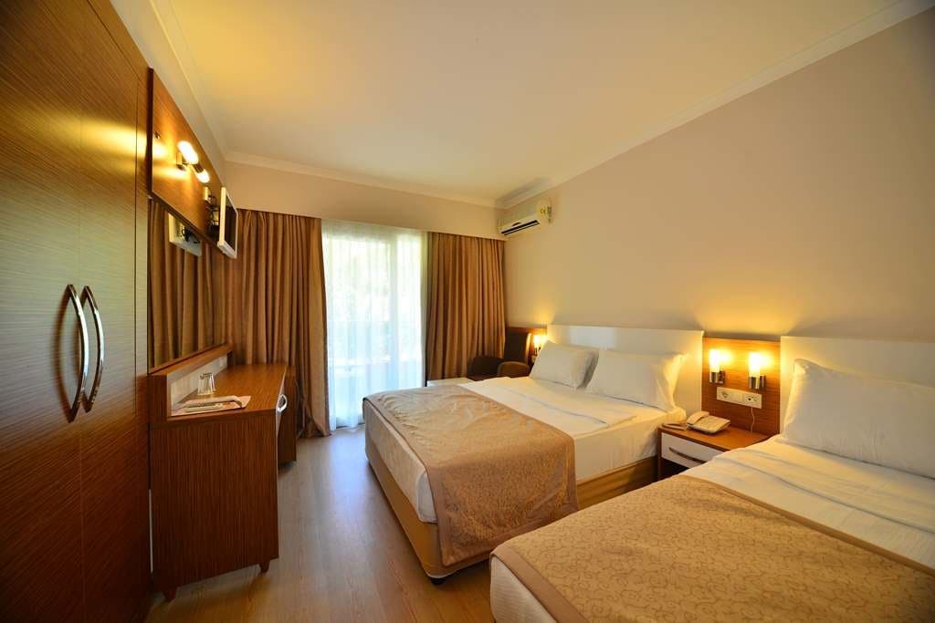 rooms-standard-room-with-balcony