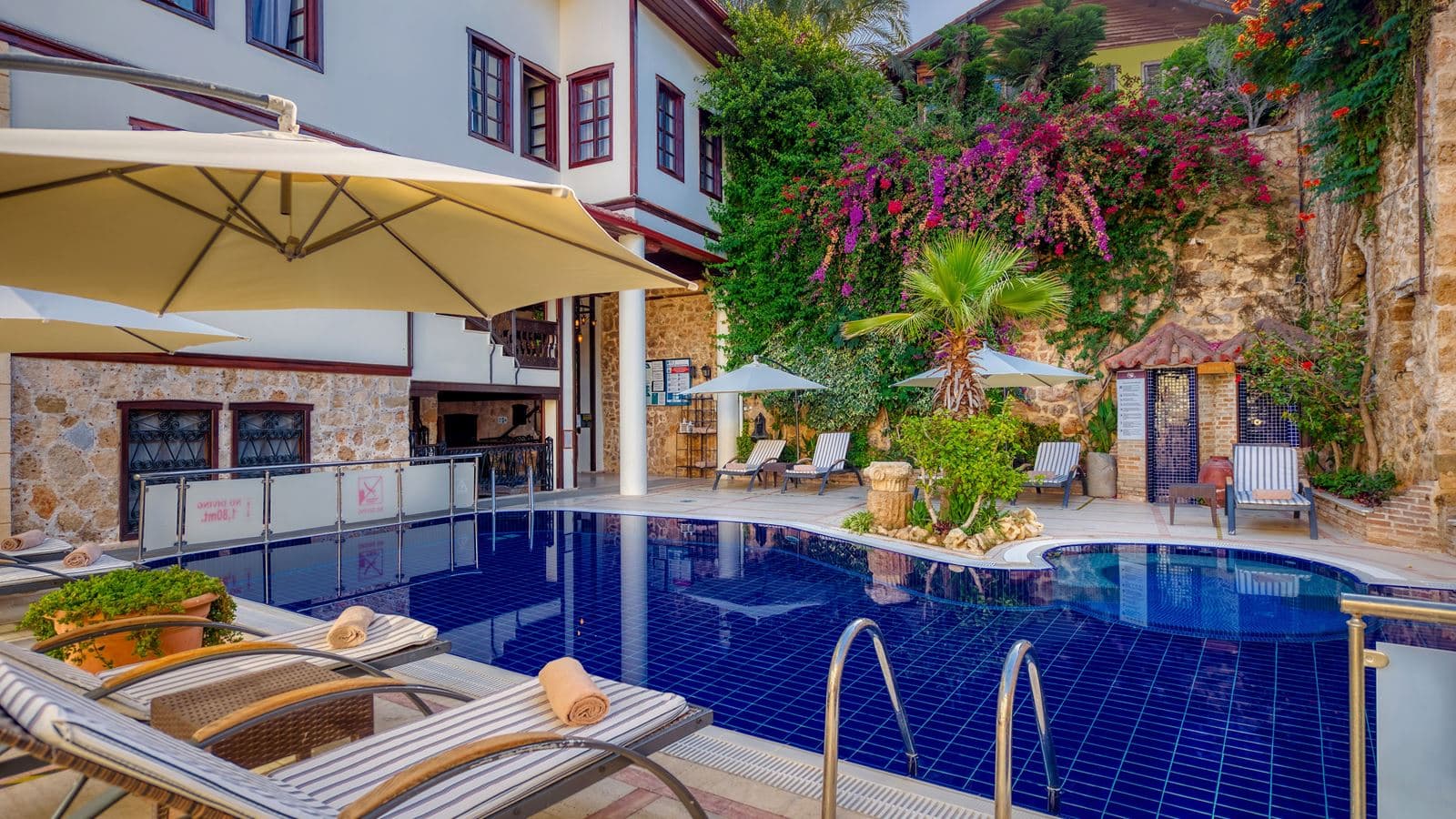 pools-outdoor-pool
