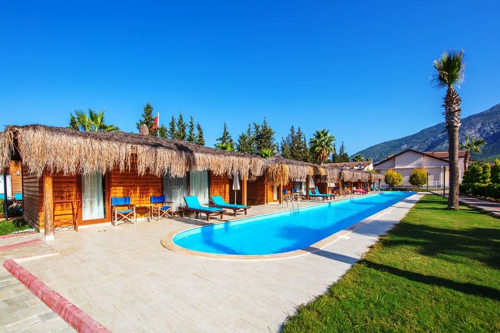 rooms-bungalow-swim-up