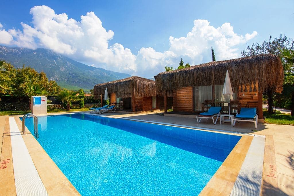 rooms-bungalow-swim-up