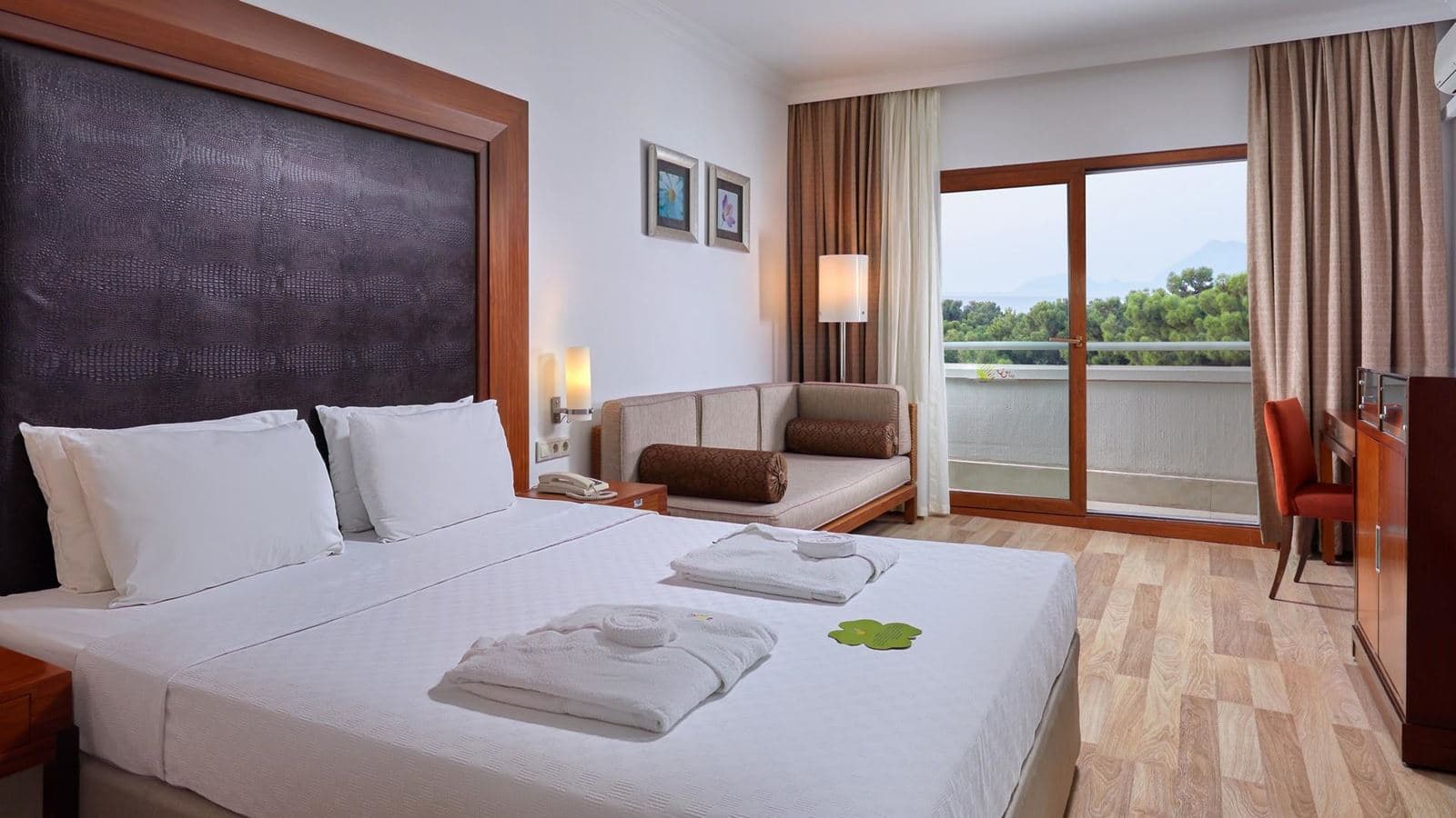 rooms-standard-room