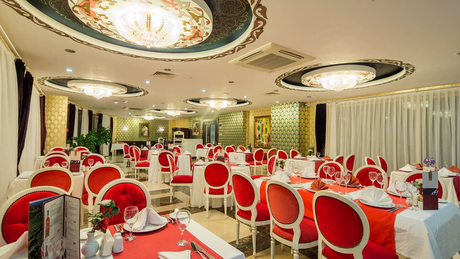 restaurants-main-building