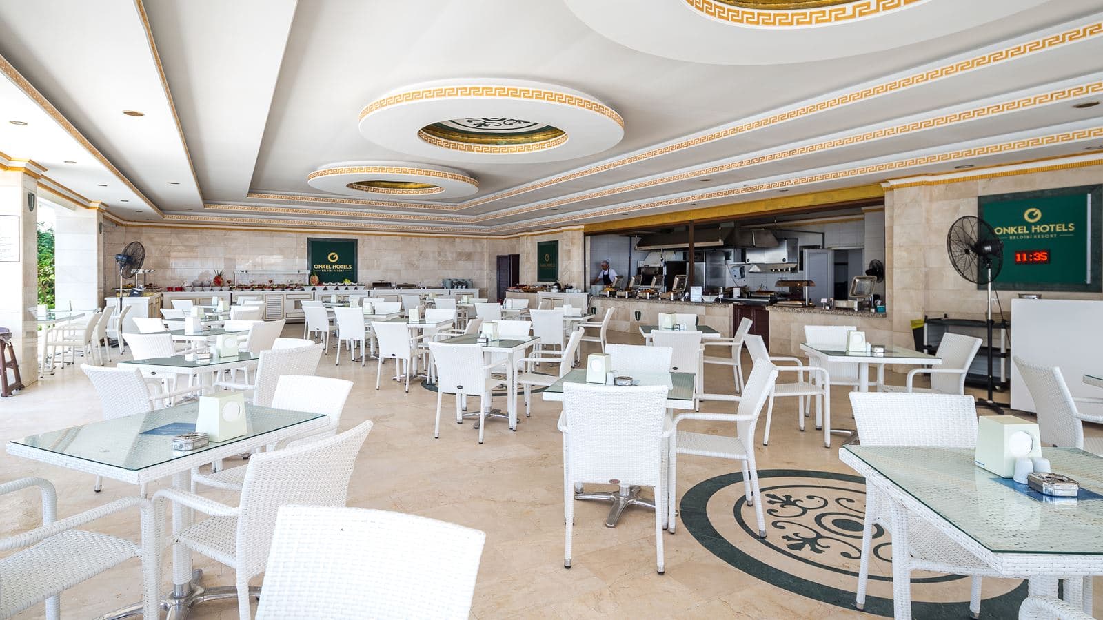 restaurants-main-building