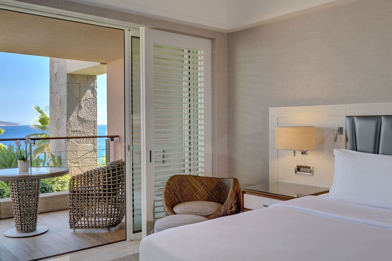 rooms-one-bedroom-suite-sea-view-balcony