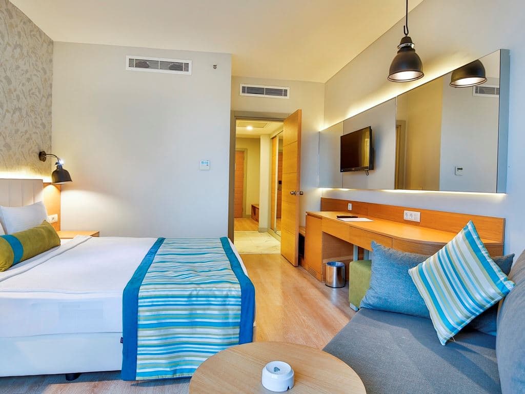 rooms-family-room
