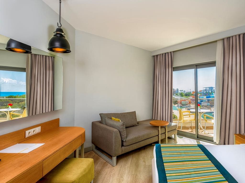 rooms-family-room
