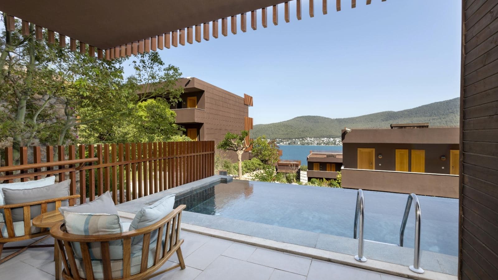 rooms-swim-up-standard-room