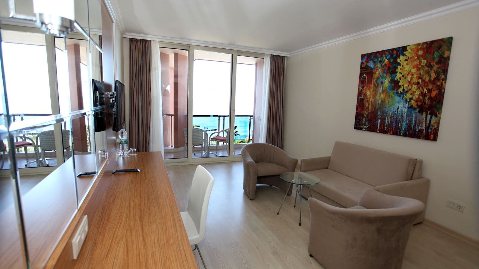 rooms-family-lateral-sea-view