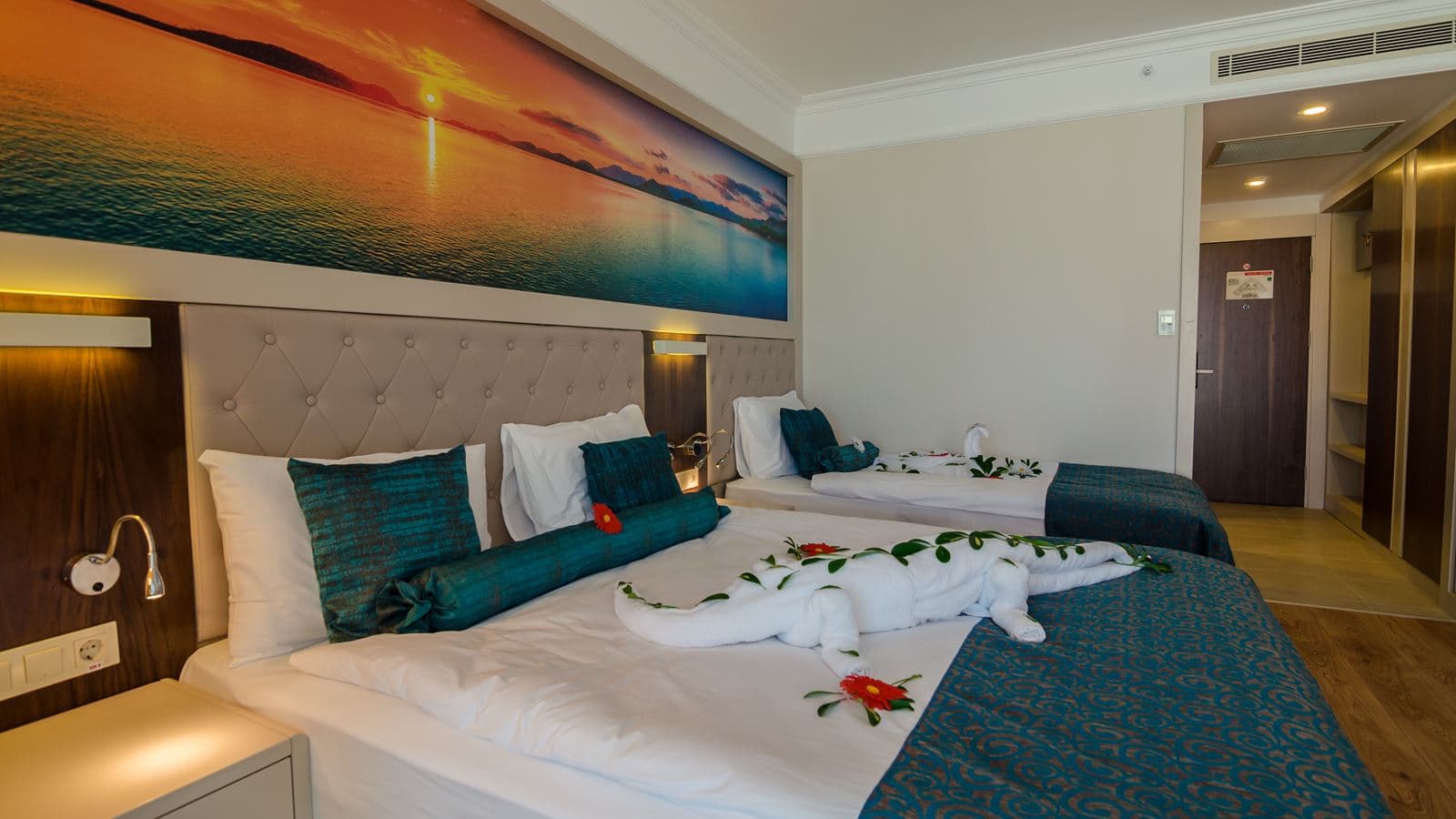 rooms-deluxe-room