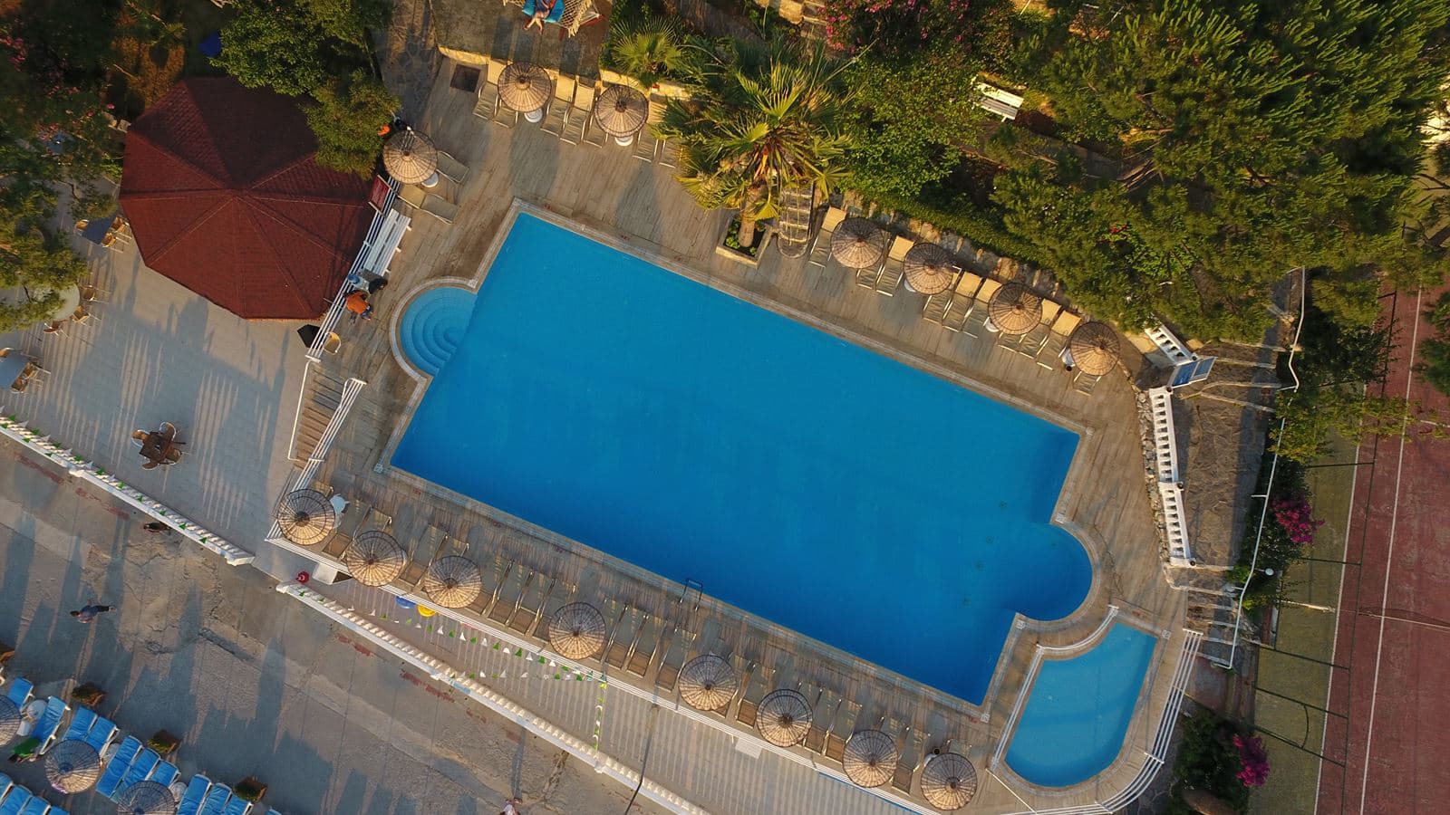 pools-outdoor-pool
