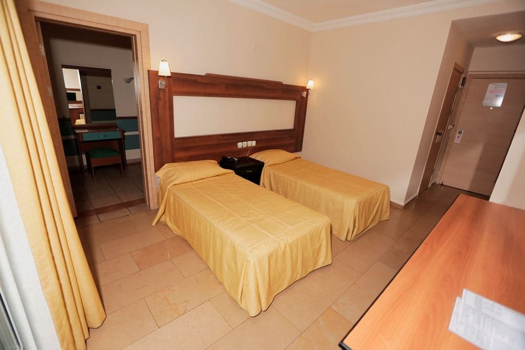 rooms-family-room