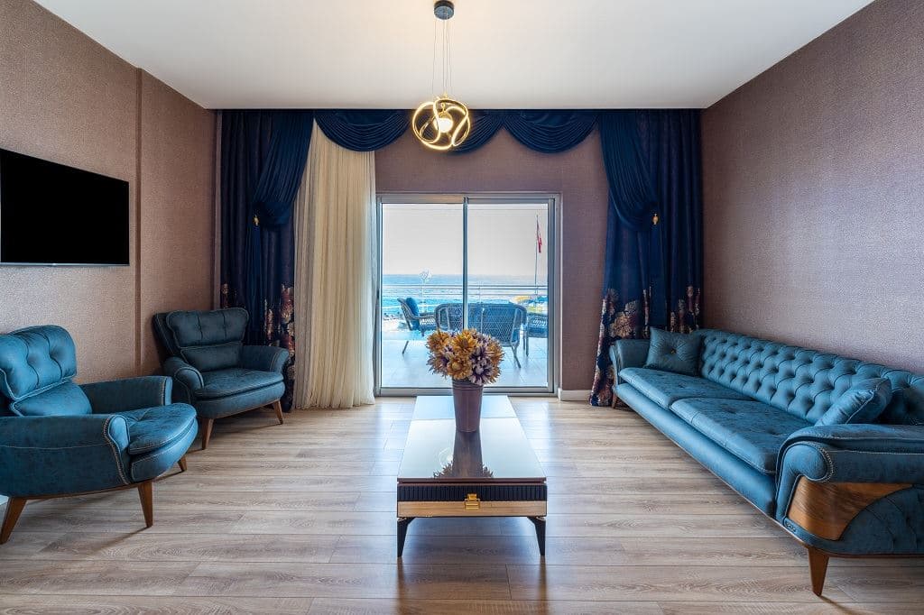 rooms-diamond-room