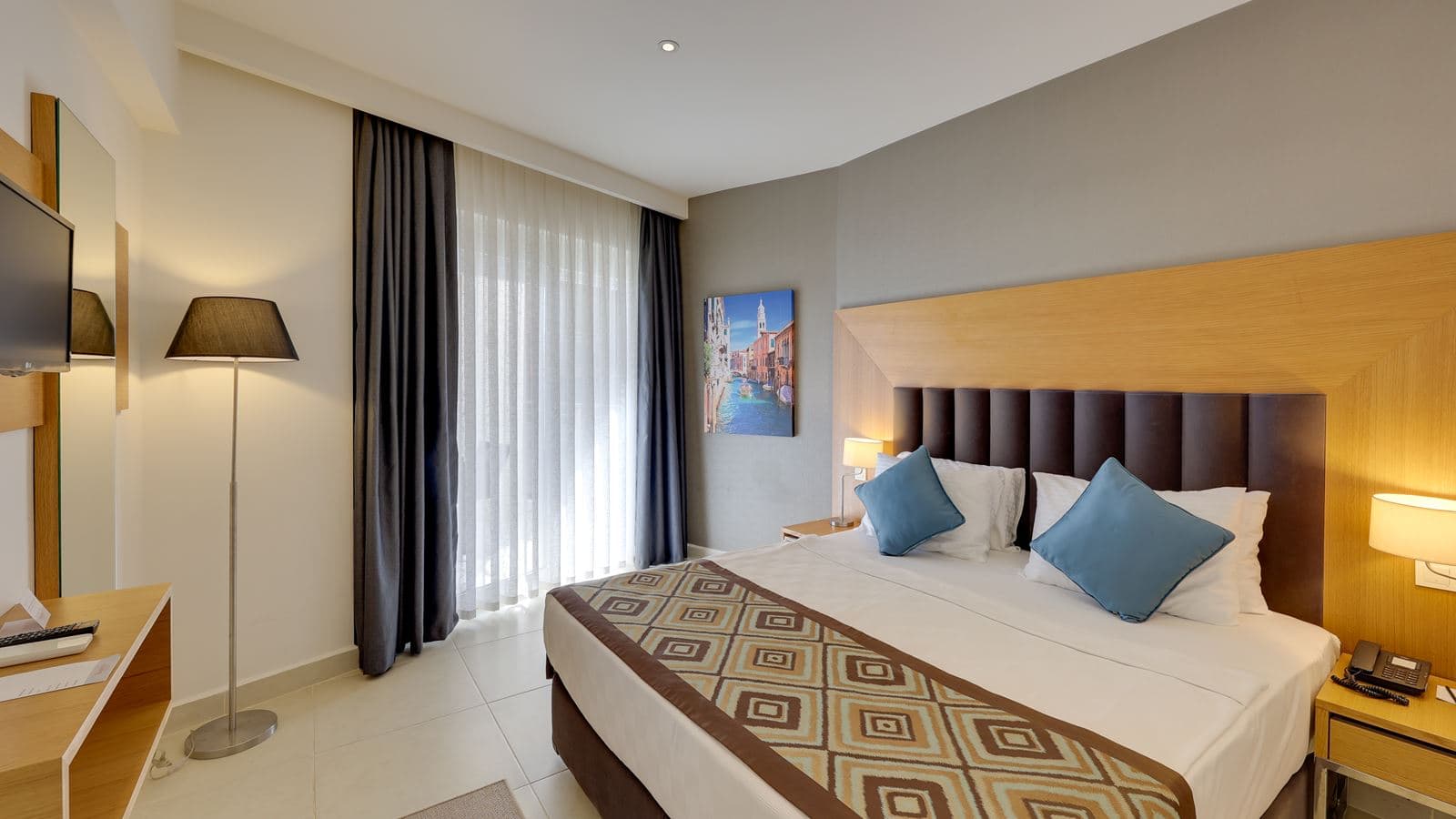 rooms-junior-suite-landview-room-balcony