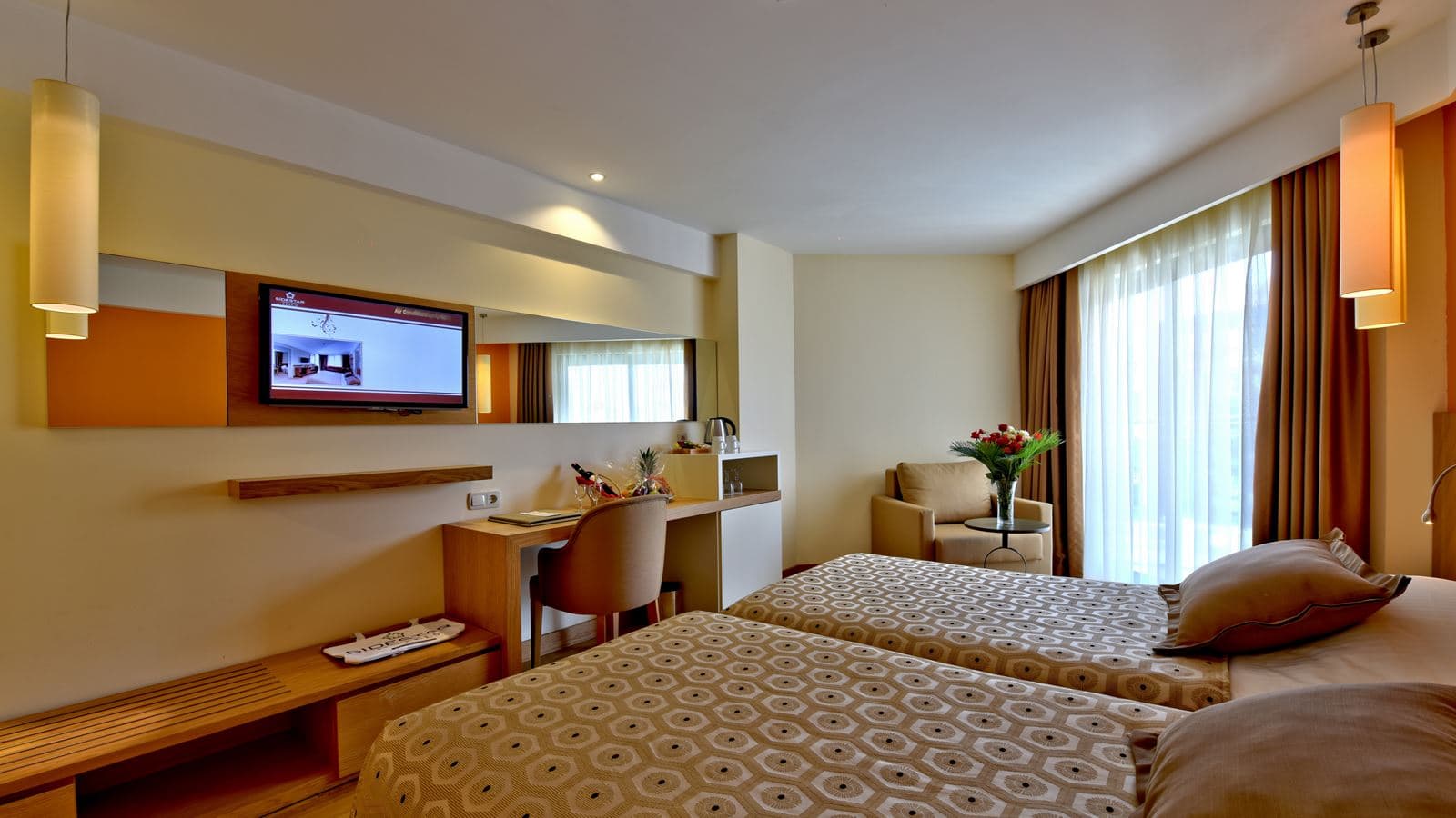 rooms-standard-room-sea-view-with-balcony