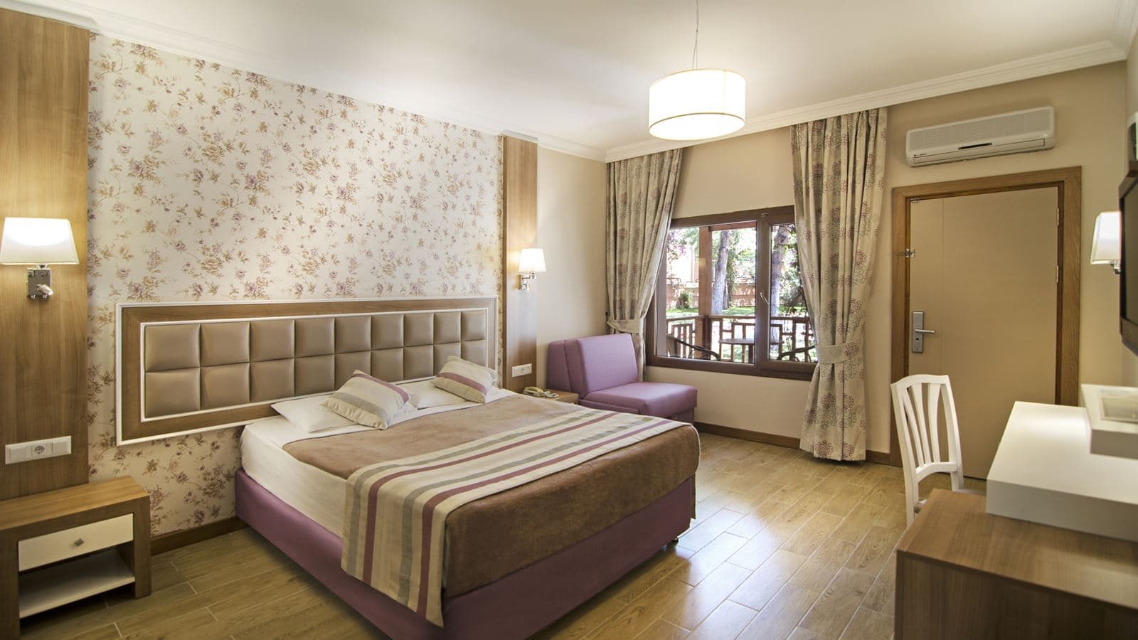 rooms-garden-room-with-terrace