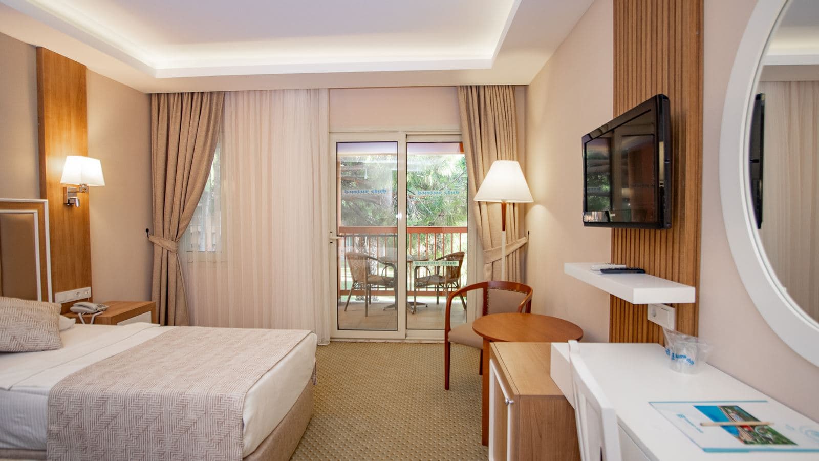 rooms-superior-room-with-balcony