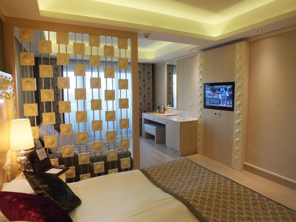 rooms-superior-room