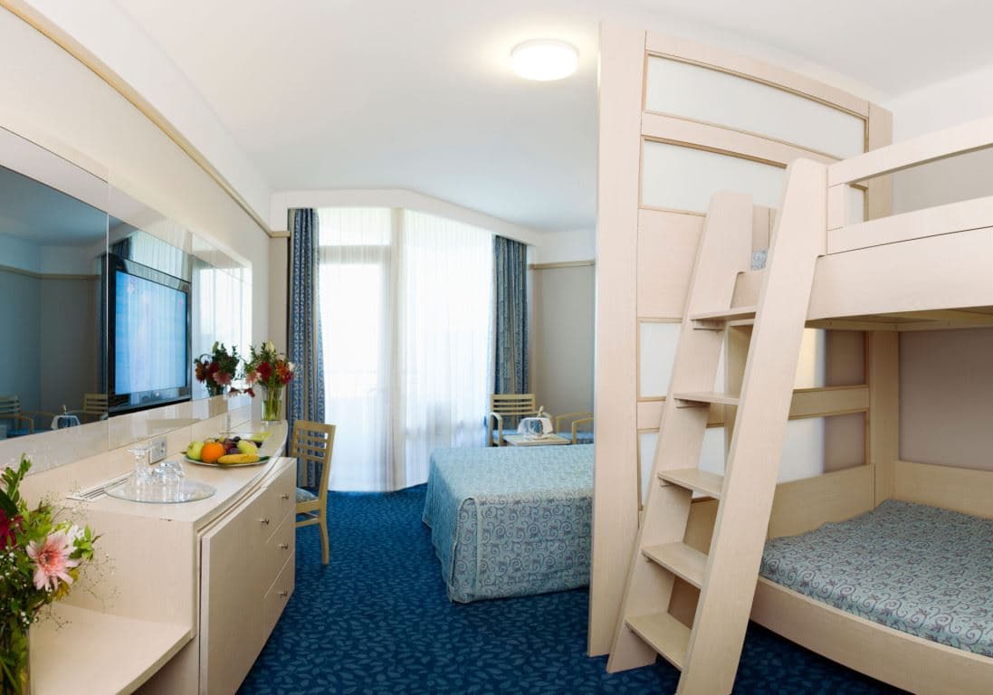 rooms-family-room-bunkbed