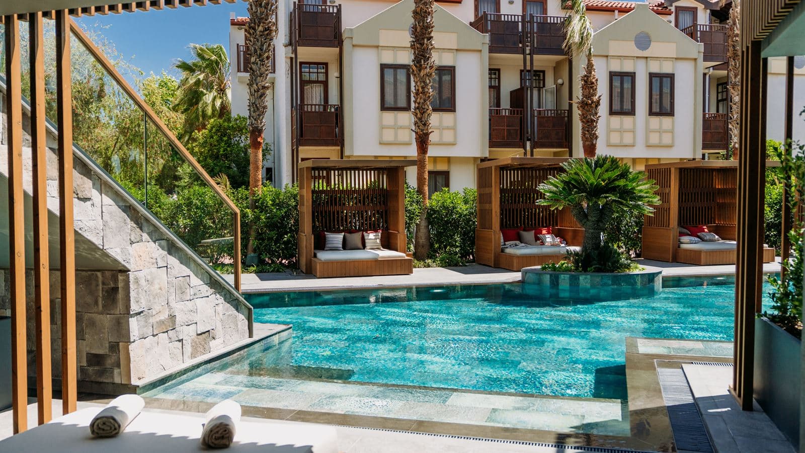 rooms-lagoon-swim-up-room--direct-pool-access