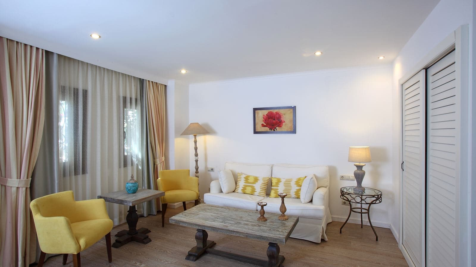 rooms-j-suite