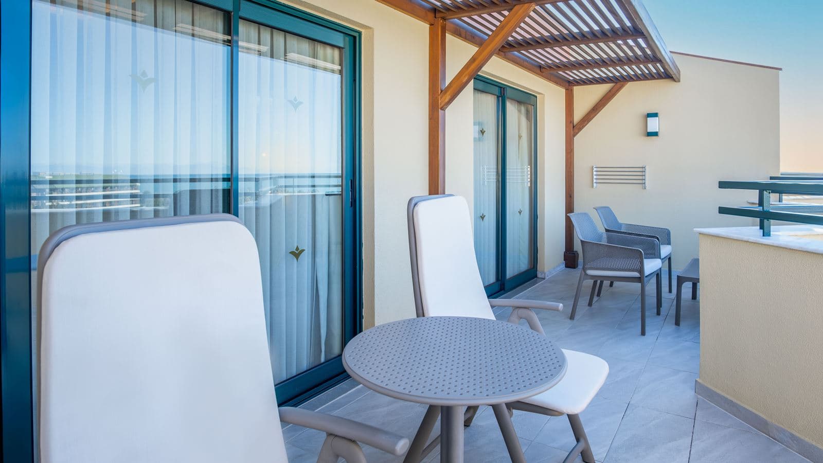 rooms-suite-room-sea-view