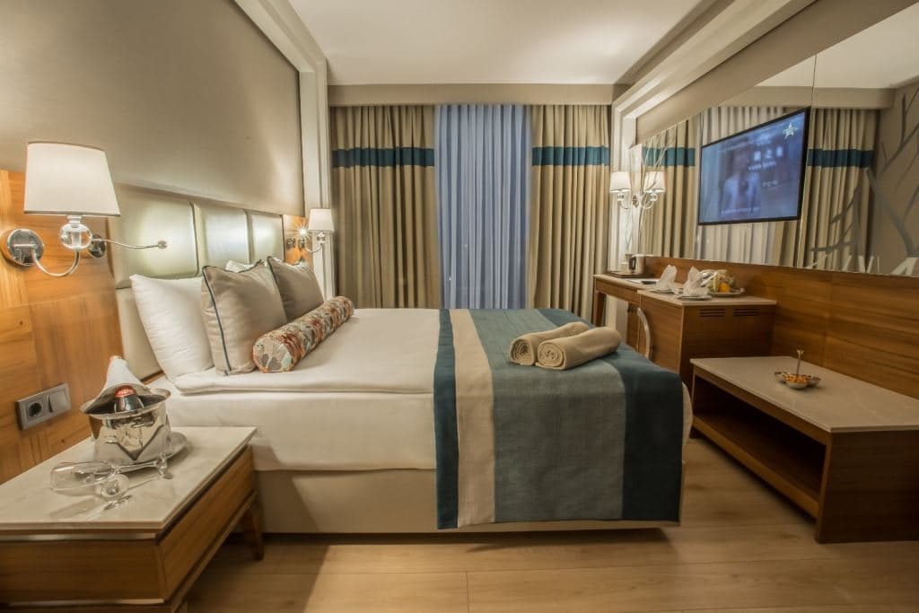 rooms-family-room