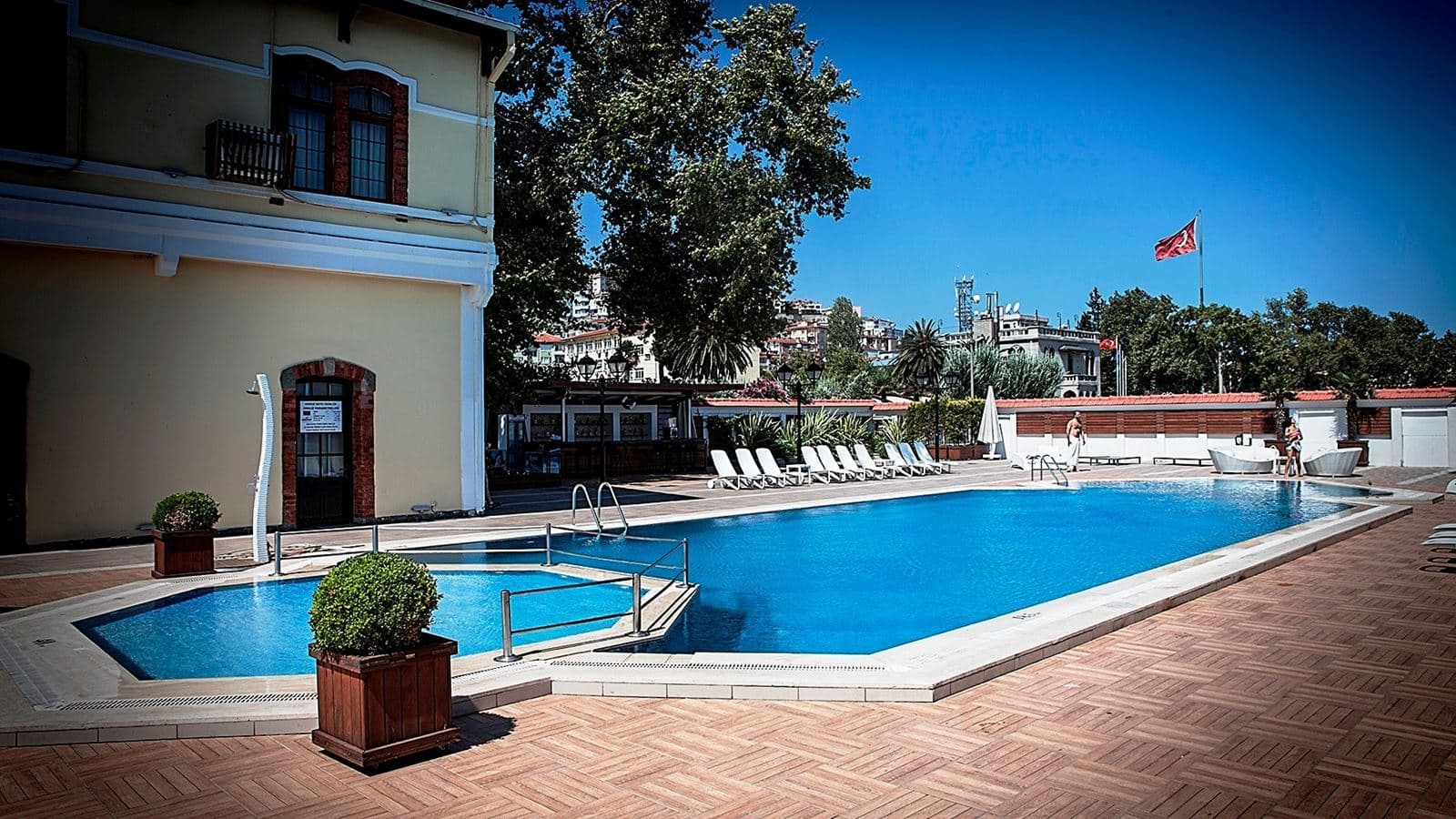 pools-outdoor-pool