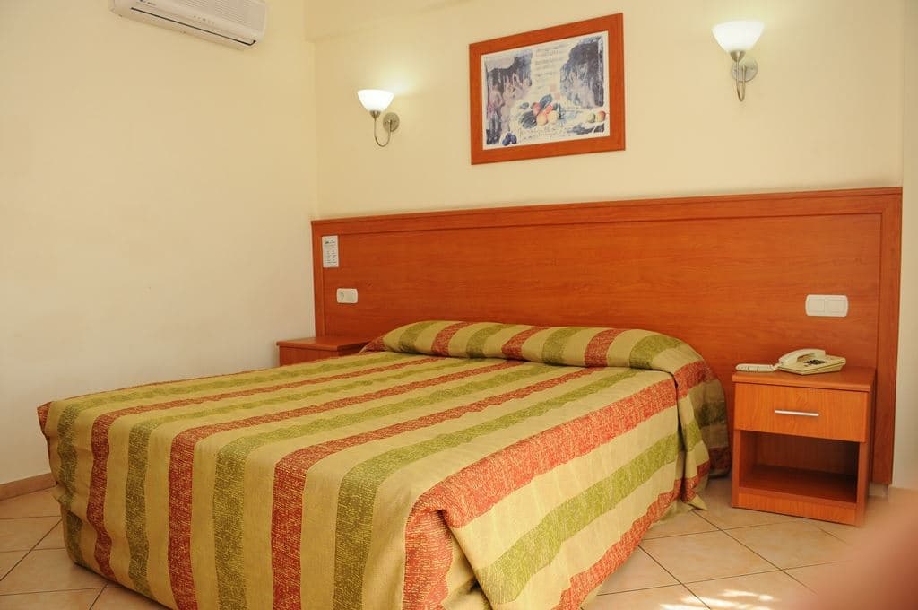 rooms-standard-room
