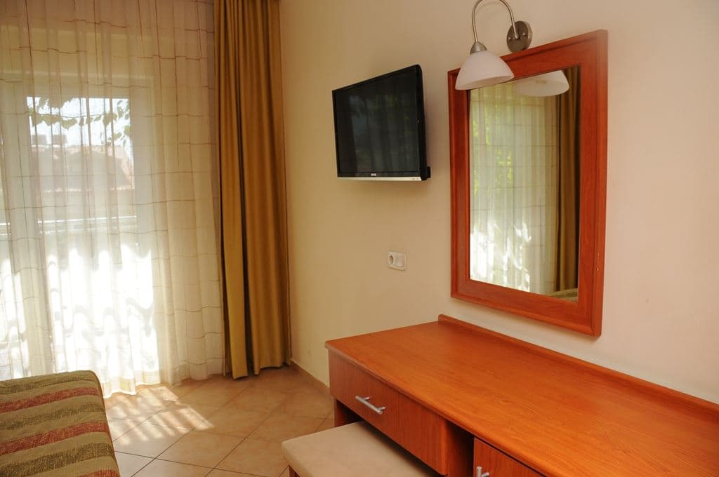 rooms-standard-room