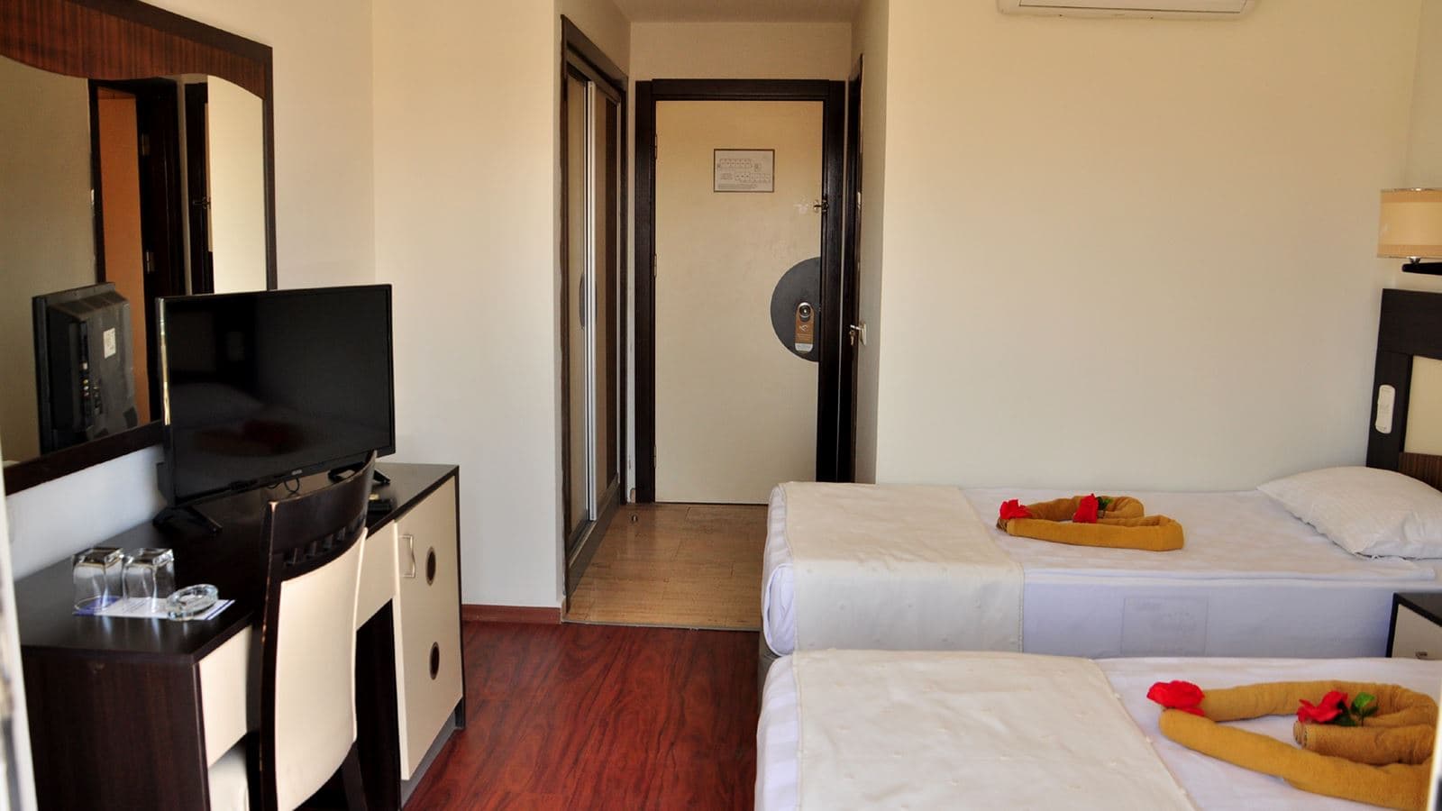 rooms-standard-room
