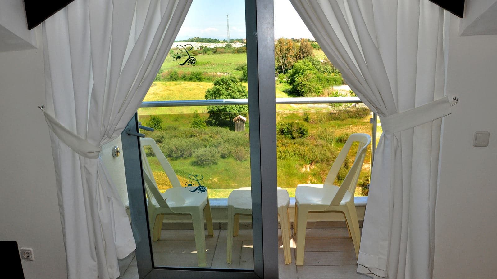 rooms-standard-room