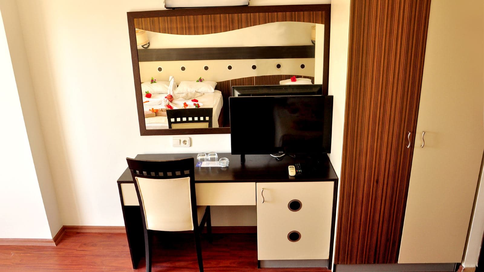 rooms-standard-room