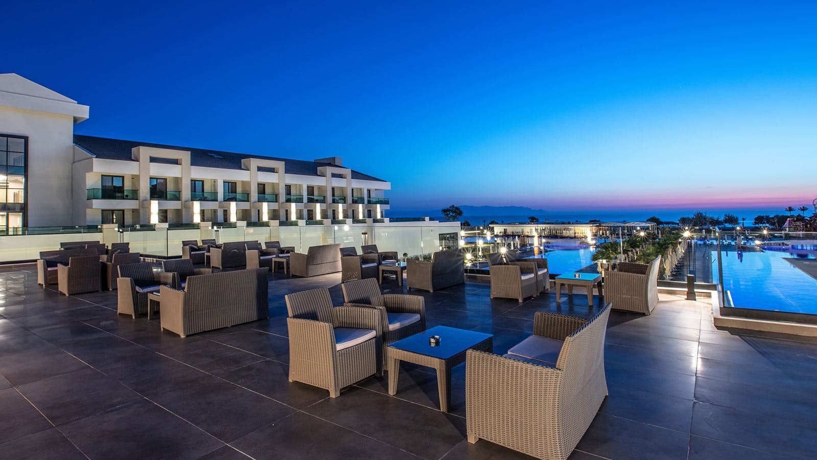 bars-lobby