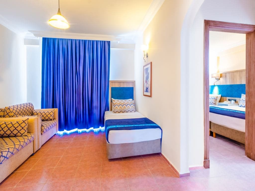 rooms-family-room