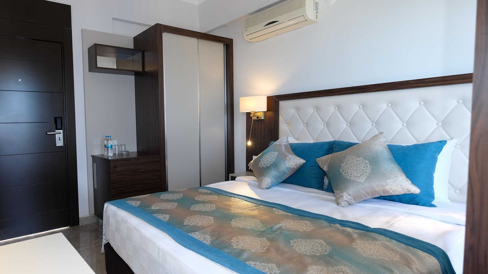 rooms-standard-room