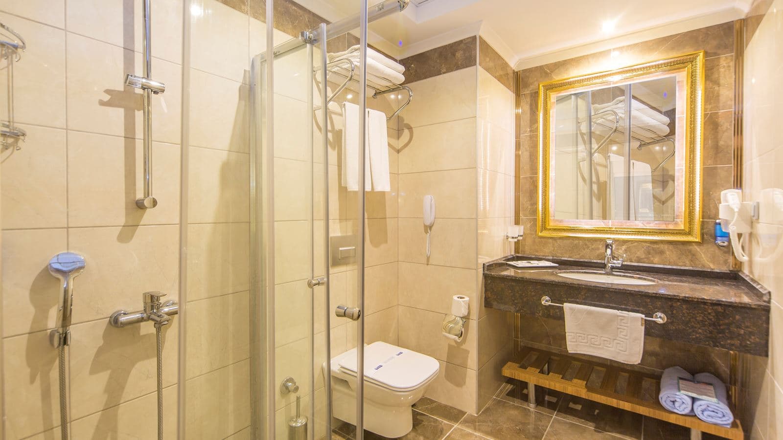 rooms-family-room