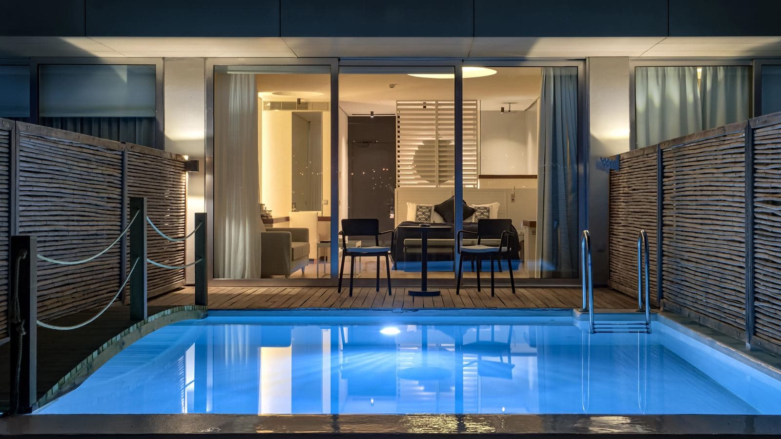 rooms-luxury-room