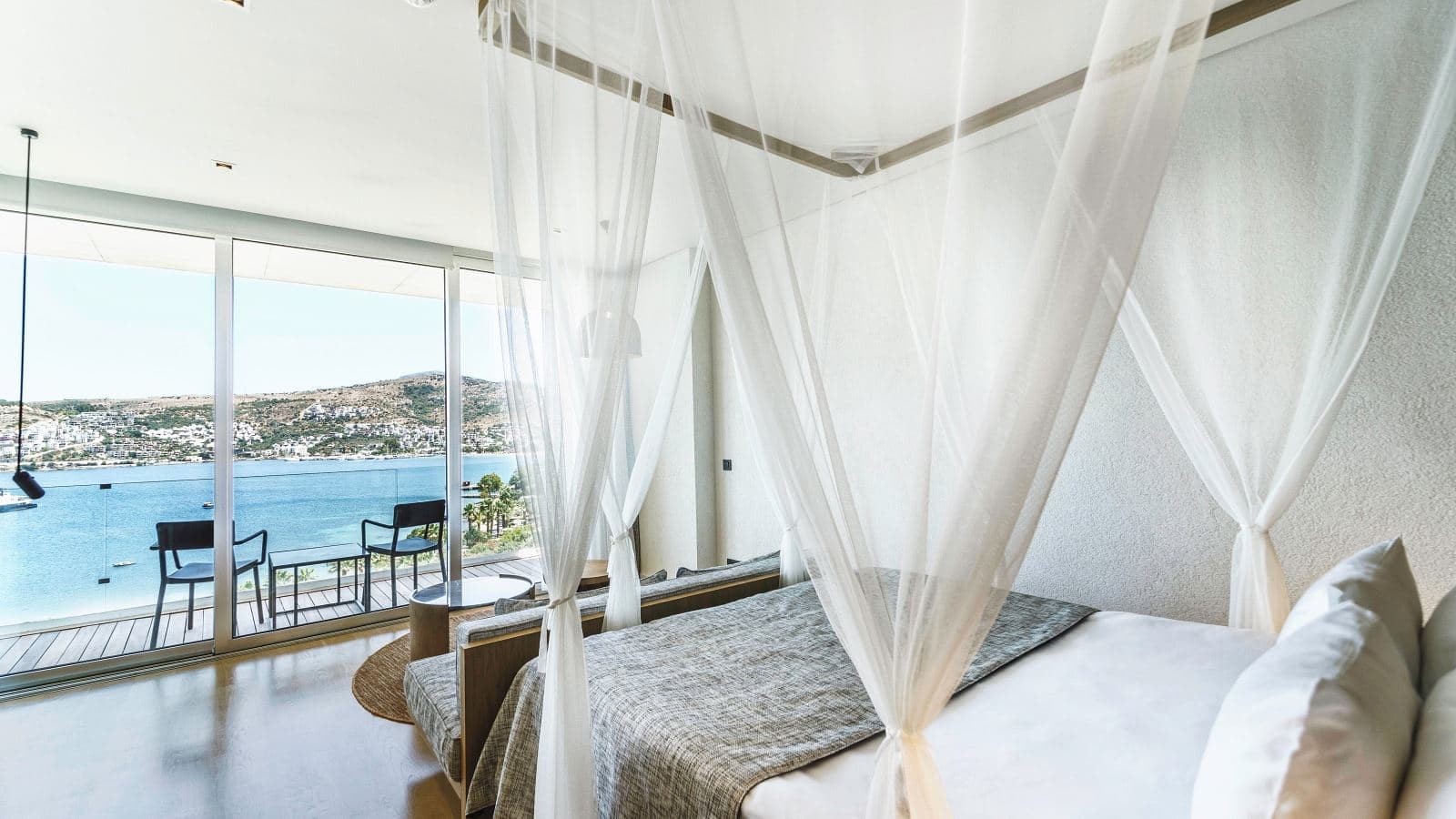rooms-deluxe-room