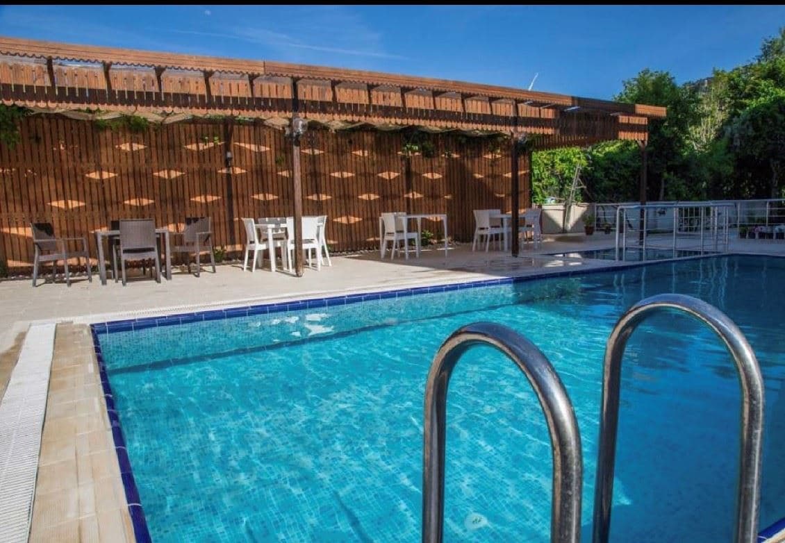 pools-outdoor-pool